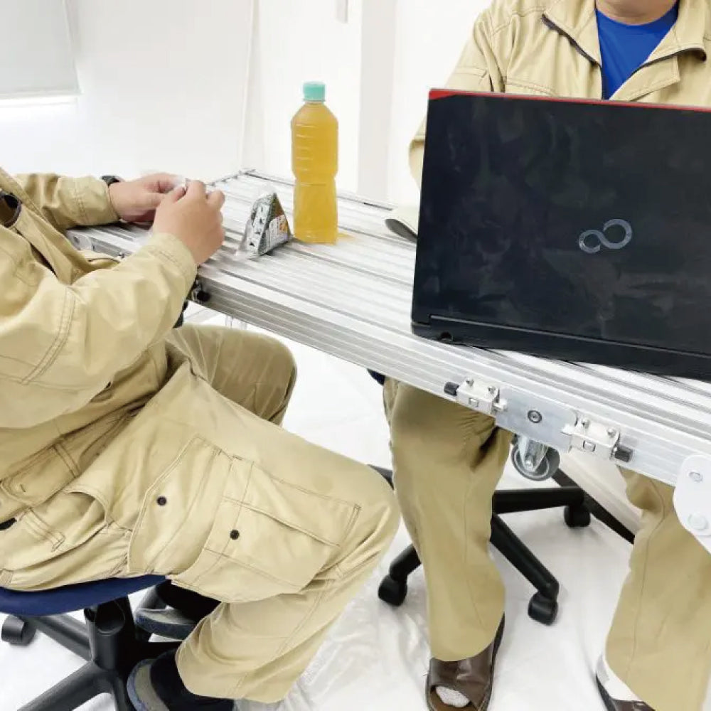 B&Bプランニング 作業台兼用台車 キャタグルマ 【立ち馬, テーブル, 工事現場, 車の洗車, オオコウ電設】
